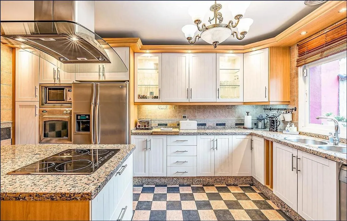 Majestic Villa By The Beach Benalmadena